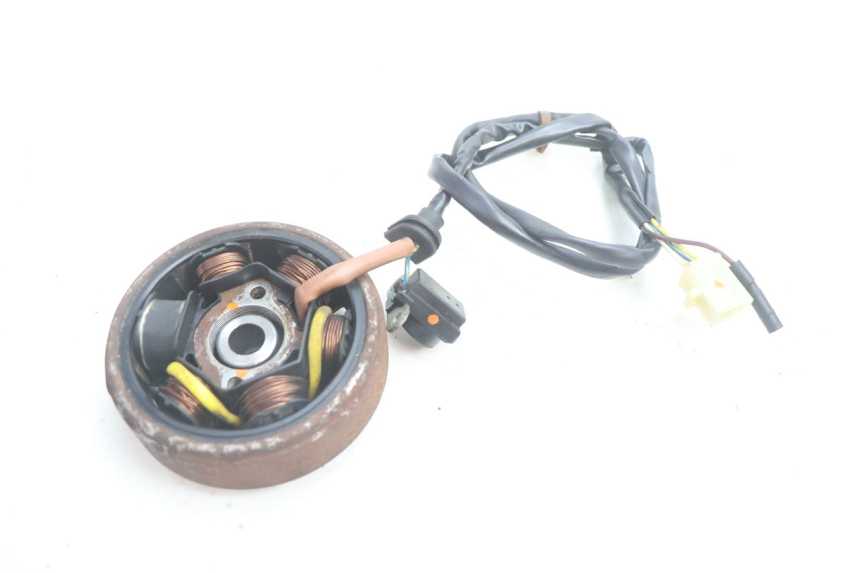 photo de ROTOR STATOREN PEUGEOT TREKKER 50 (1995 - 2004) - Andere kijkhoek