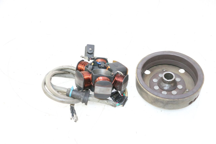 photo de ROTOR STATOR PIAGGIO TYPHOON 50 (2000 - 2009) - Bevestigingspunten