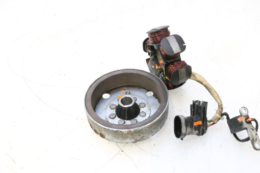 photo de ROTOR STATOR PIAGGIO TYPHOON 50 (2000 - 2009) - Andere kijkhoek