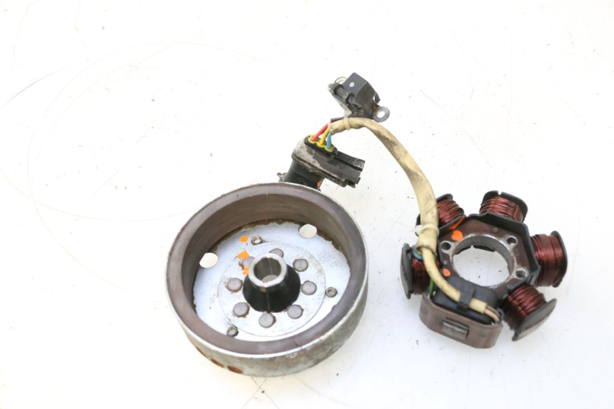 photo de ROTOR STATOR PIAGGIO TYPHOON 50 (2000 - 2009) - Markeringen en referenties