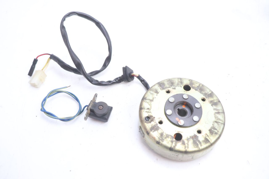 photo de ROTOR STATOREN PEUGEOT V-CLIC VCLIC 50 (2007 - 2013) - Andere kijkhoek