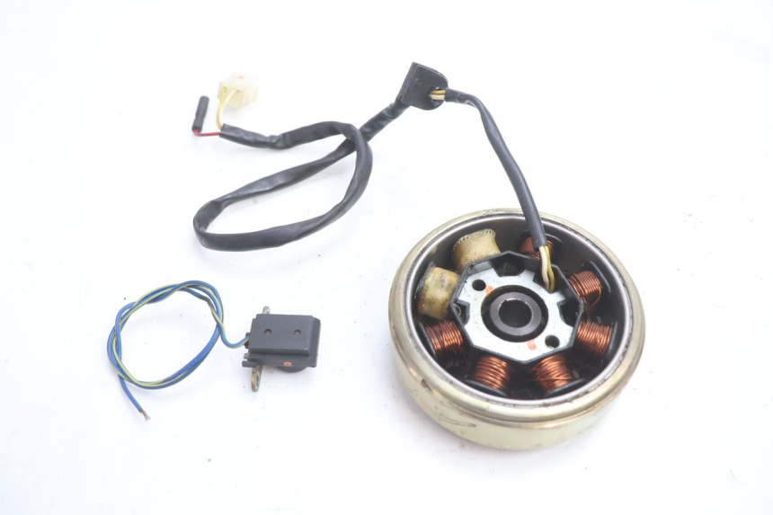 photo de ROTOR STATOREN PEUGEOT V-CLIC VCLIC 50 (2007 - 2013) - Technische close-up