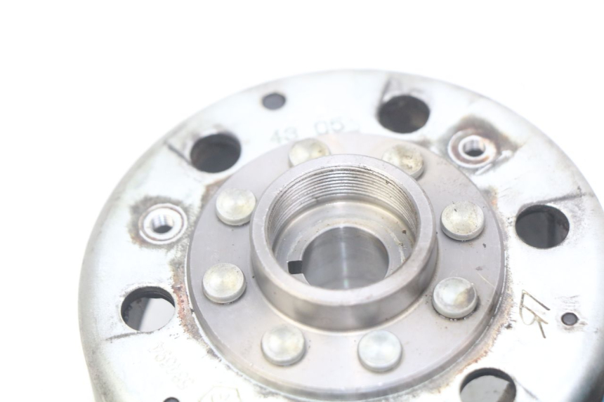photo de ROTOR STATORE PIAGGIO VESPA LX 125 (2005 - 2010) - Bevestigingspunten