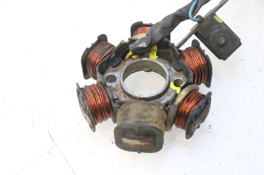 photo de ROTOR STATOREN PEUGEOT VIVACITY NEW 2T 50 (2008 - 2017) - Bevestigingspunten