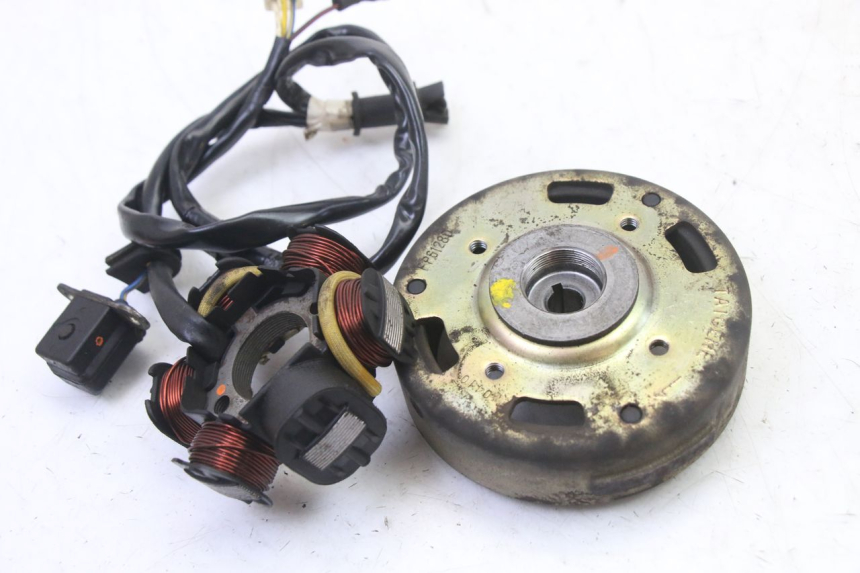 photo de ROTOR STATOREN PEUGEOT VIVACITY 50 (2004 - 2009) - Detail van het onderdeel