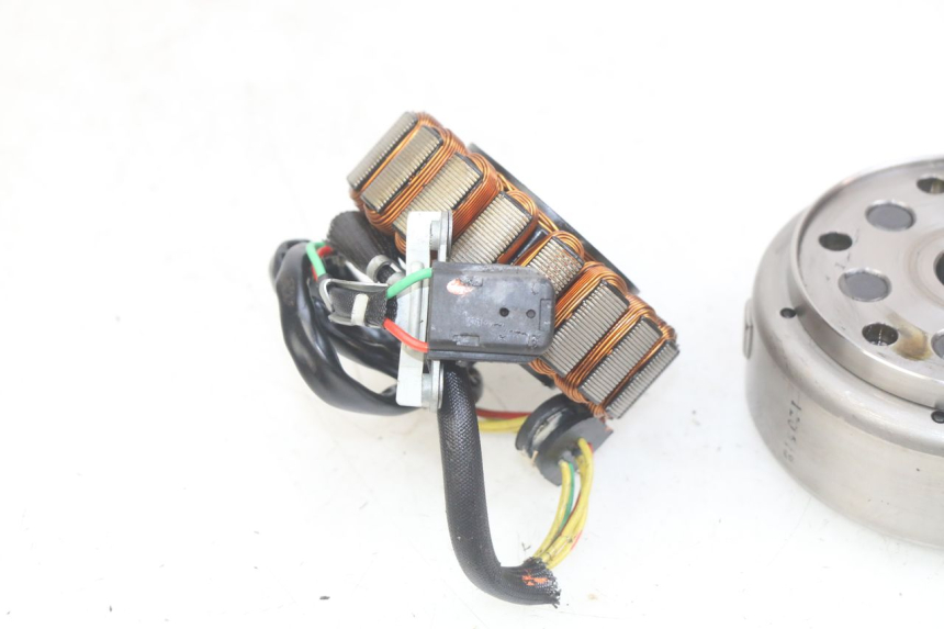 photo de ROTOR STATORE DAELIM VJ ROADWIN FI 125 (2008 - 2017) - Bevestigingspunten