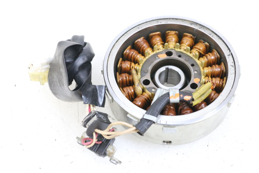 photo de ROTOR STATOREN YAMAHA X-MAX XMAX 125 (2010 - 2013) - Detail van het onderdeel