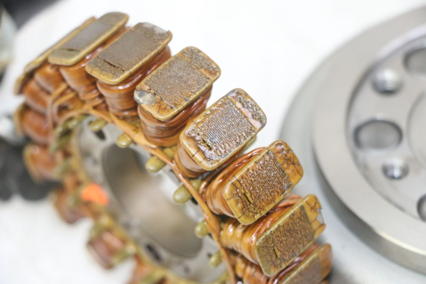 photo de ROTOR STATORE YAMAHA XMAX X-MAX 125 (2006 - 2009) - Bevestigingspunten