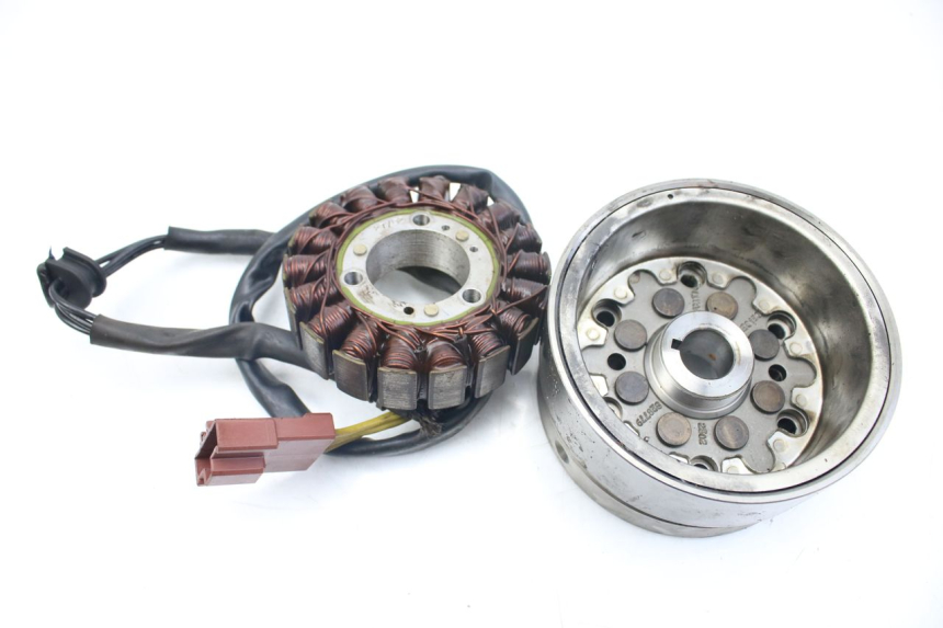 photo de ROTOR STATOREN PIAGGIO X9 EVOLUTION 500 (2003 - 2005) - Bevestigingspunten