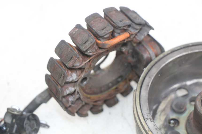 photo de ROTOR STATOREN YAMAHA YP MAJESTY 125 (1998 - 2001) - Technische close-up