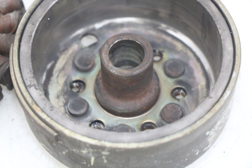 photo de ROTOR STATOREN YAMAHA YP MAJESTY 125 (1998 - 2001) - Bevestigingspunten