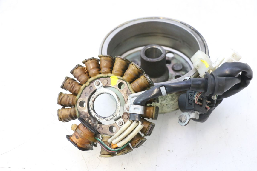 photo de ROTOR STATOREN YAMAHA YP MAJESTY 125 (1998 - 2001) - Technische close-up