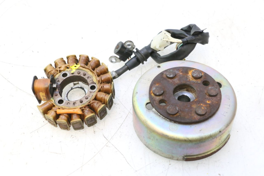photo de ROTOR STATOREN YAMAHA YP MAJESTY 125 (2002 - 2006) - Hoofdaanzicht
