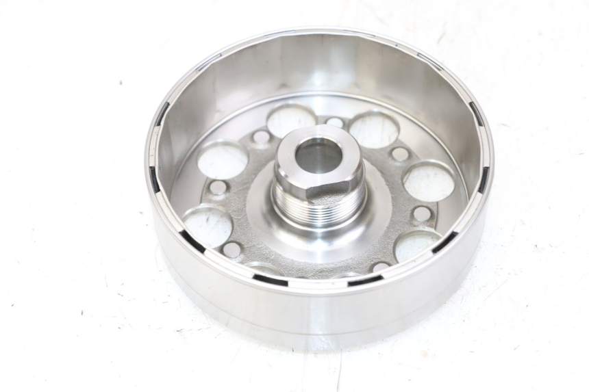 photo de ROTOR SUZUKI GSR 750 (2011 - 2017) - Hoofdaanzicht