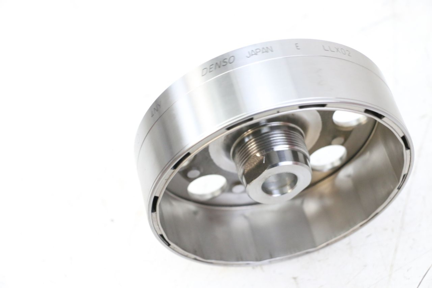 photo de ROTOR SUZUKI GSR 750 (2011 - 2017) - Andere kijkhoek