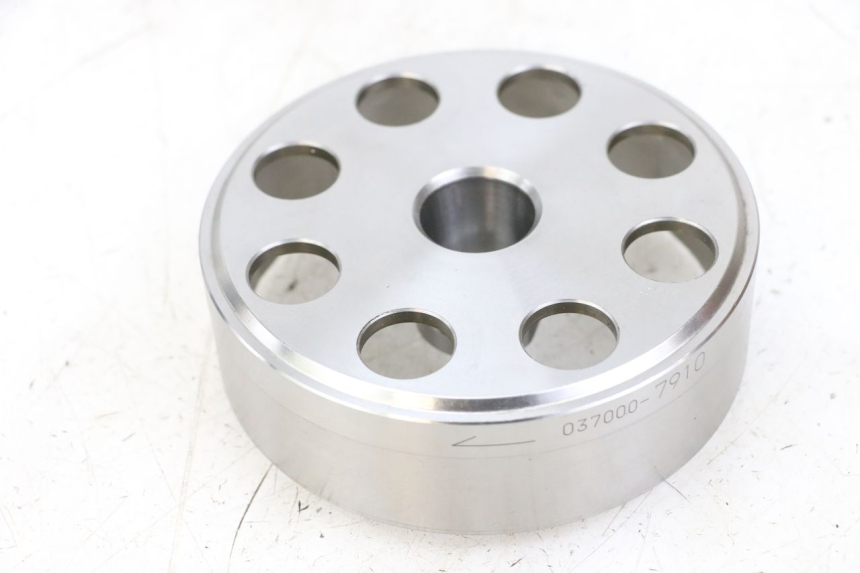 photo de ROTOR SUZUKI GSR 750 (2011 - 2017) - Technische close-up