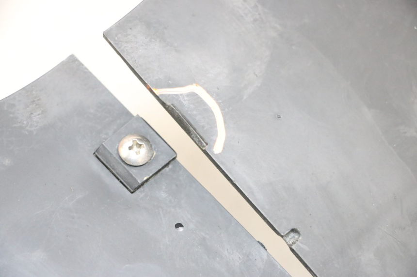 photo de MOTORBESCHERMING DAELIM VJ ROADWIN FI 125 (2008 - 2017) - Zoom op gebruiksstaat