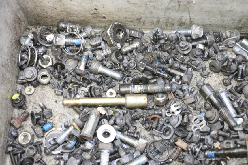 photo de ZAK SCHROEVEN EN BEVESTIGINGSMATERIAAL QUADRO 4 4D 350 (2015 - 2018) - Zoom op gebruiksstaat