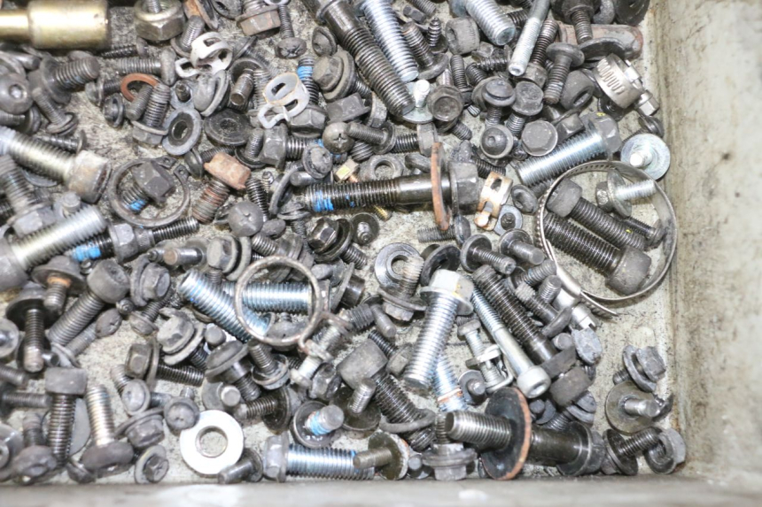 photo de ZAK SCHROEVEN EN BEVESTIGINGSMATERIAAL QUADRO 4 4D 350 (2015 - 2018) - Technische close-up