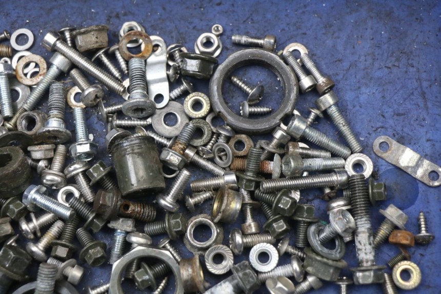 photo de ZAK SCHROEVEN EN BEVESTIGINGSMATERIAAL E-MAX 80L 1 (2011 - 2014) - Zoom op gebruiksstaat