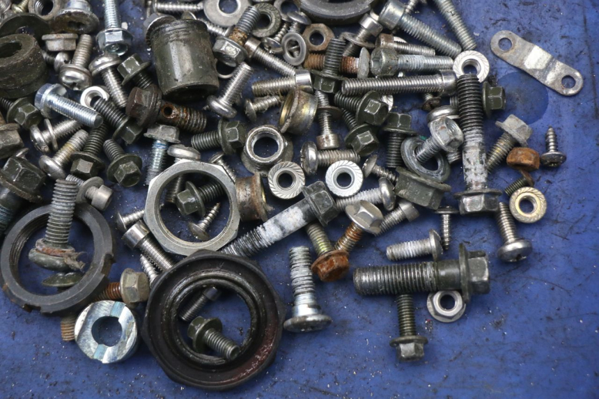 photo de ZAK SCHROEVEN EN BEVESTIGINGSMATERIAAL E-MAX 80L 1 (2011 - 2014) - Technische close-up