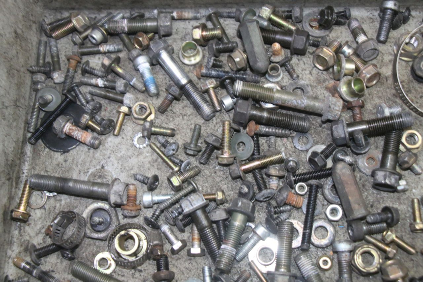 photo de ZAK SCHROEVEN EN BEVESTIGINGSMATERIAAL ADIVA AD3 300 (2014 - 2020) - Hoofdaanzicht