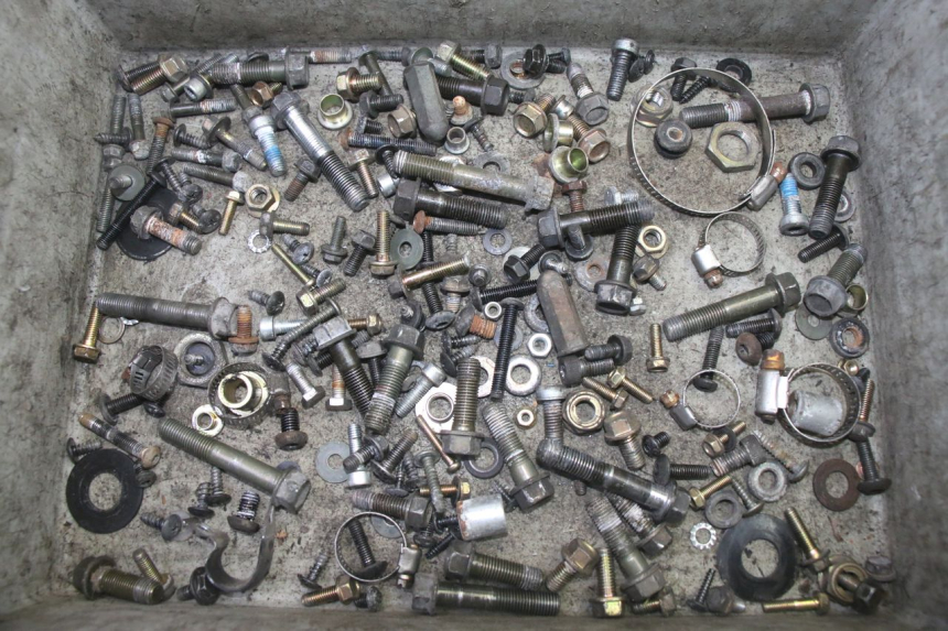 photo de ZAK SCHROEVEN EN BEVESTIGINGSMATERIAAL ADIVA AD3 300 (2014 - 2020) - Detail van het onderdeel