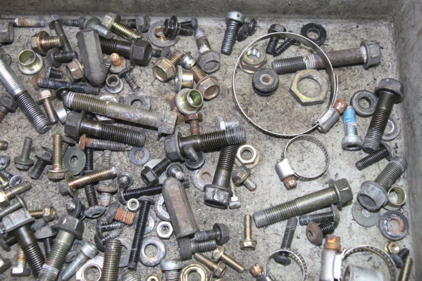 photo de ZAK SCHROEVEN EN BEVESTIGINGSMATERIAAL ADIVA AD3 300 (2014 - 2020) - Zoom op gebruiksstaat