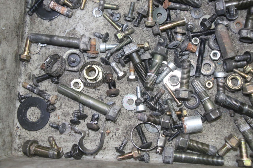 photo de ZAK SCHROEVEN EN BEVESTIGINGSMATERIAAL ADIVA AD3 300 (2014 - 2020) - Andere kijkhoek