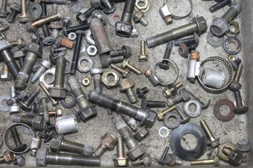 photo de ZAK SCHROEVEN EN BEVESTIGINGSMATERIAAL ADIVA AD3 300 (2014 - 2020) - Technische close-up