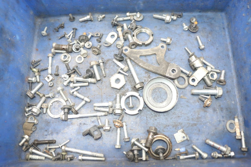 photo de ZAK SCHROEVEN EN BEVESTIGINGSMATERIAAL SUZUKI ADDRESS 110 (2015 - 2020) - Hoofdaanzicht