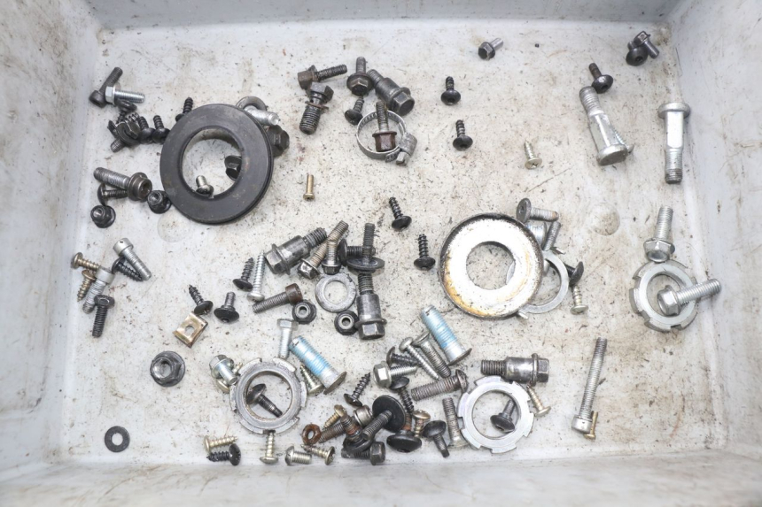 photo de ZAK SCHROEVEN EN BEVESTIGINGSMATERIAAL YAMAHA AEROX NAKED 2T 50 (2013 - 2017) - Hoofdaanzicht