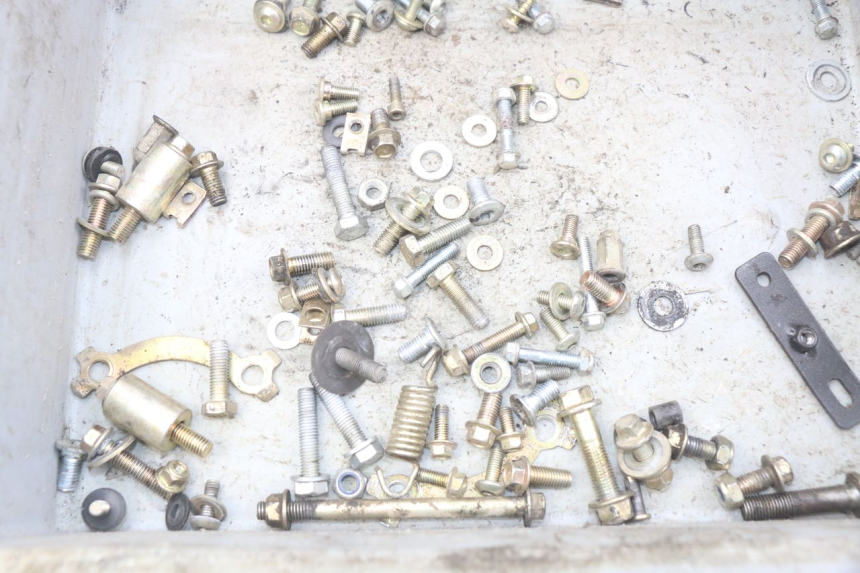 photo de ZAK SCHROEVEN EN BEVESTIGINGSMATERIAAL ORION AGB37 CRF1 DIRT BIKE 125 (2013 - 2021) - Zoom op gebruiksstaat