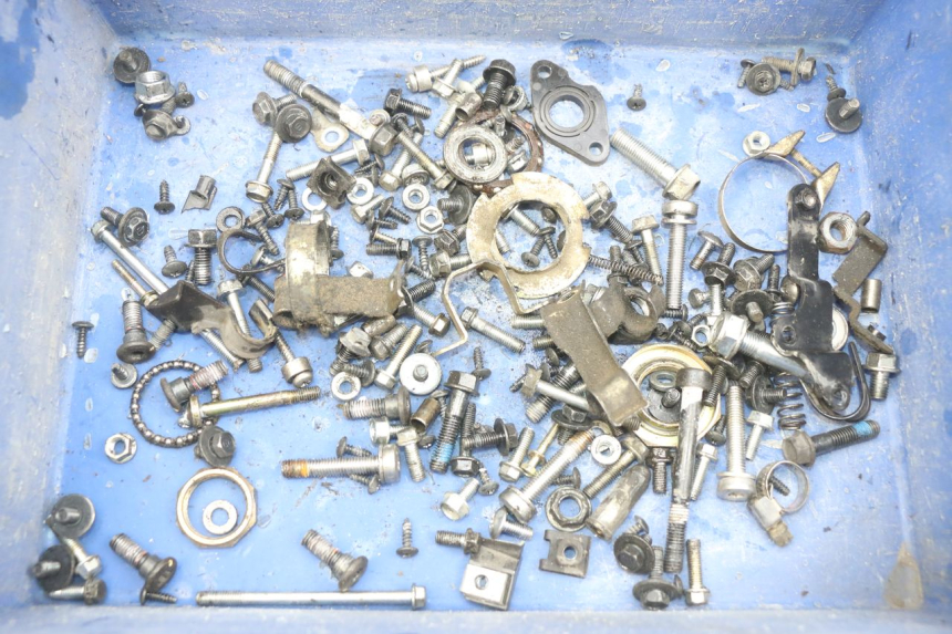 photo de ZAK SCHROEVEN EN BEVESTIGINGSMATERIAAL KYMCO AGILITY 16+ 4T 50 (2018 - 2023) - Hoofdaanzicht