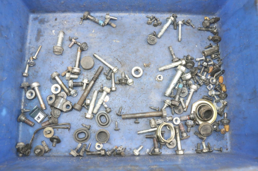 photo de ZAK SCHROEVEN EN BEVESTIGINGSMATERIAAL KYMCO AGILITY 16+ 4T 50 (2018 - 2023) - Hoofdaanzicht