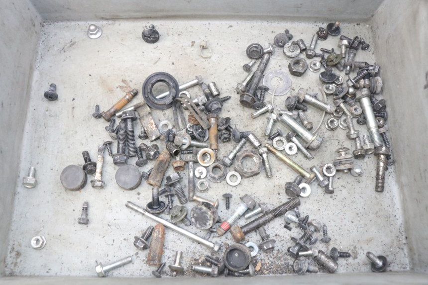 photo de ZAK SCHROEVEN EN BEVESTIGINGSMATERIAAL KYMCO AGILITY 4T 50 (2018 - 2022) - Hoofdaanzicht