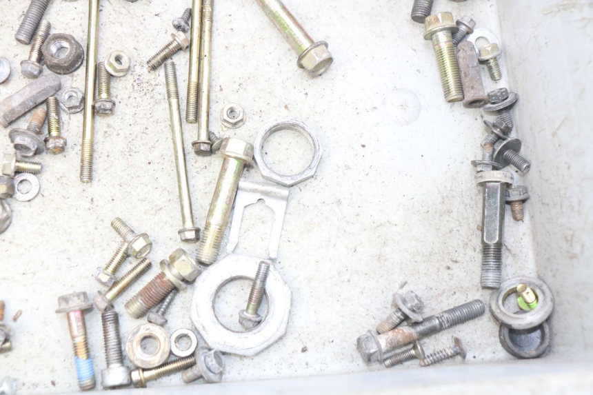 photo de ZAK SCHROEVEN EN BEVESTIGINGSMATERIAAL KYMCO AGILITY 4T 50 (2005 - 2018) - Zoom op gebruiksstaat