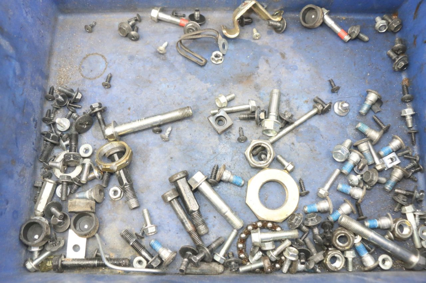 photo de ZAK SCHROEVEN EN BEVESTIGINGSMATERIAAL KYMCO AGILITY 4T 50 (2018 - 2022) - Detail van het onderdeel