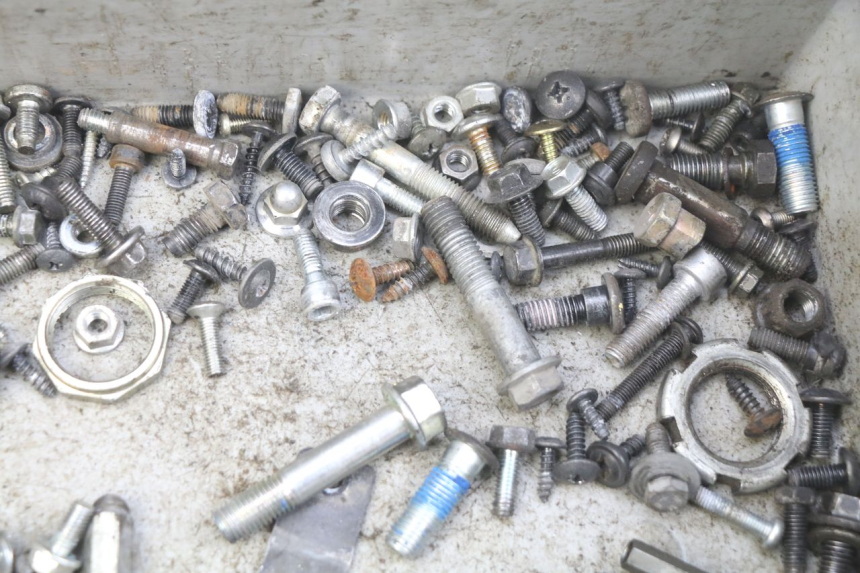 photo de ZAK SCHROEVEN EN BEVESTIGINGSMATERIAAL KYMCO AGILITY 4T 50 (2018 - 2022) - Technische close-up