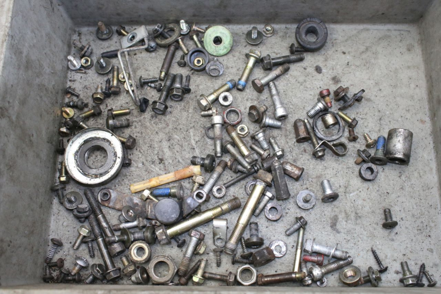 photo de ZAK SCHROEVEN EN BEVESTIGINGSMATERIAAL KYMCO AGILITY 4T 50 (2005 - 2018) - Hoofdaanzicht