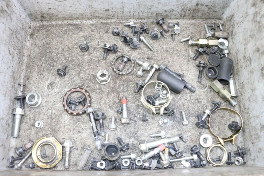 photo de ZAK SCHROEVEN EN BEVESTIGINGSMATERIAAL KYMCO AGILITY 4T 50 (2018 - 2022) - Hoofdaanzicht