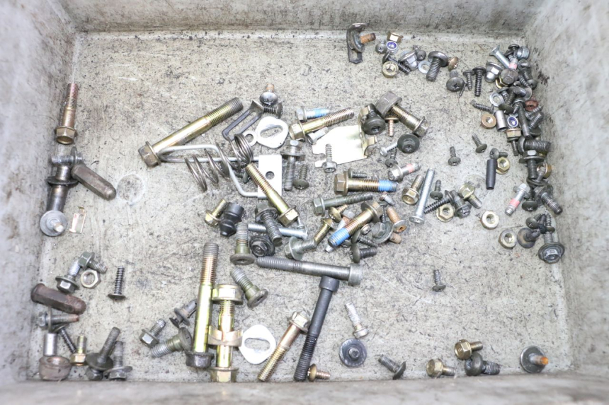 photo de ZAK SCHROEVEN EN BEVESTIGINGSMATERIAAL KYMCO AGILITY 4T 50 (2005 - 2018) - Hoofdaanzicht