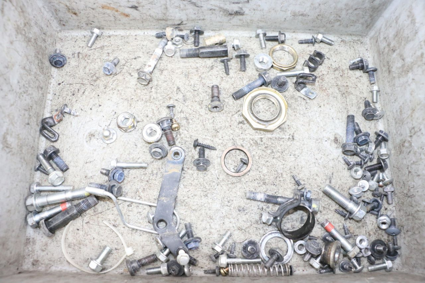 photo de ZAK SCHROEVEN EN BEVESTIGINGSMATERIAAL KYMCO AGILITY 4T 50 (2018 - 2022) - Hoofdaanzicht