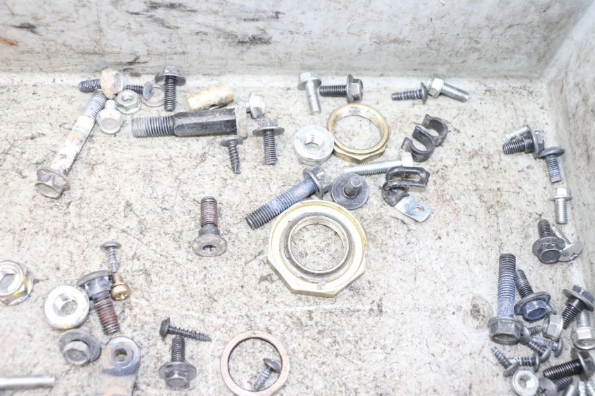 photo de ZAK SCHROEVEN EN BEVESTIGINGSMATERIAAL KYMCO AGILITY 4T 50 (2018 - 2022) - Technische close-up