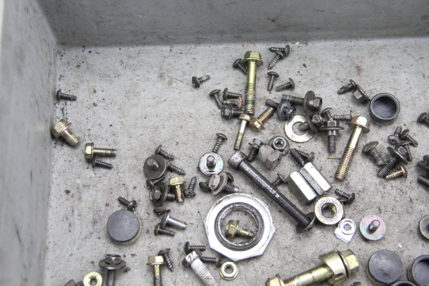 photo de ZAK SCHROEVEN EN BEVESTIGINGSMATERIAAL KYMCO AGILITY CITY 4T 50 (2008 - 2016) - Technische close-up