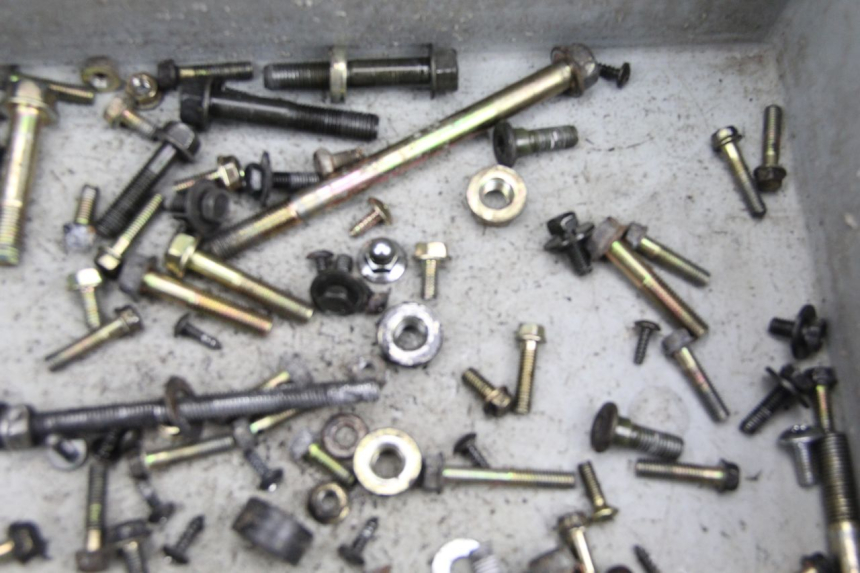 photo de ZAK SCHROEVEN EN BEVESTIGINGSMATERIAAL KYMCO AGILITY FR 2T 50 (2012 - 2017) - Andere kijkhoek