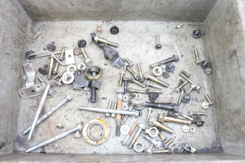 photo de ZAK SCHROEVEN EN BEVESTIGINGSMATERIAAL KYMCO AGILITY FR 2T 50 (2012 - 2017) - Hoofdaanzicht