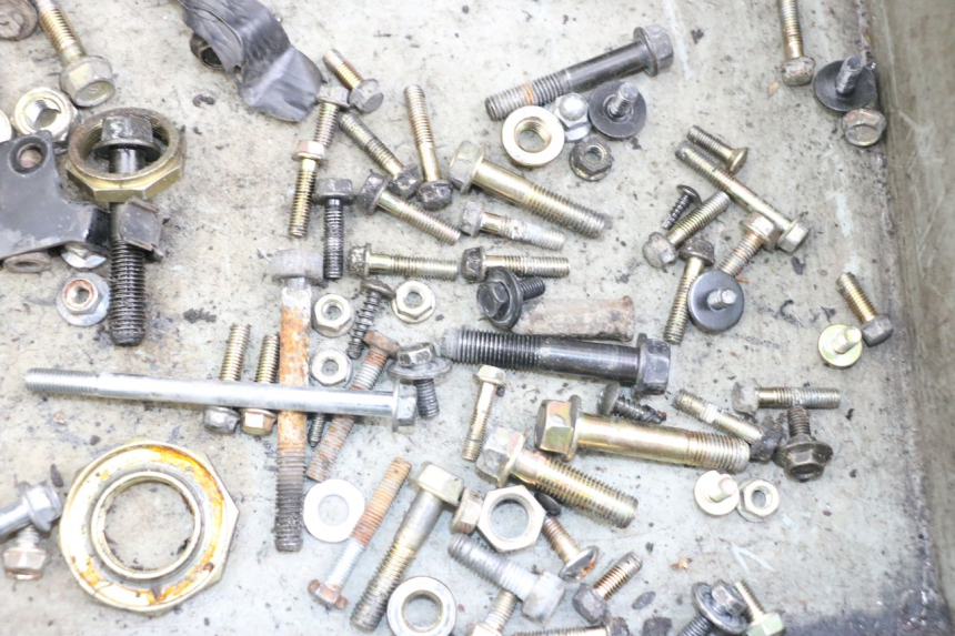 photo de ZAK SCHROEVEN EN BEVESTIGINGSMATERIAAL KYMCO AGILITY FR 2T 50 (2012 - 2017) - Detail van het onderdeel