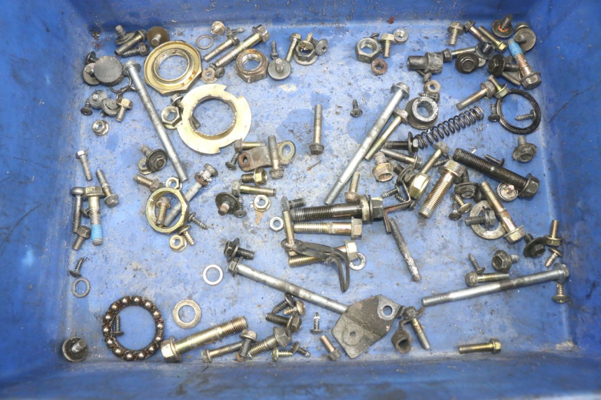 photo de ZAK SCHROEVEN EN BEVESTIGINGSMATERIAAL KYMCO AGILITY NAKED RENOUVO 2T 50 (2011 - 2018) - Hoofdaanzicht