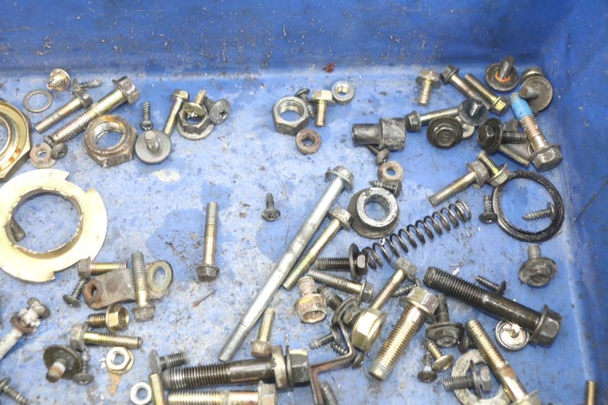 photo de ZAK SCHROEVEN EN BEVESTIGINGSMATERIAAL KYMCO AGILITY NAKED RENOUVO 2T 50 (2011 - 2018) - Andere kijkhoek